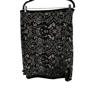 Anne Klein Black & White Floral Skirt – Size XL – Elegant & Versatile